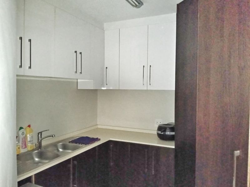 Luxury Lakeside Living in Mzingazi Golf Estate - Photo 9