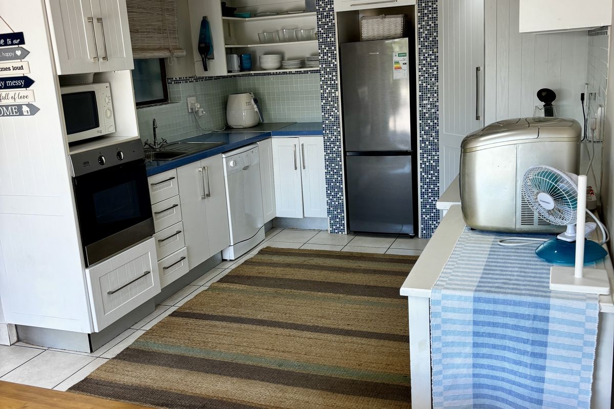 Charming Two-Bedroom Home in Secure Riverside Estate in Plettenberg Bay - Photo 4