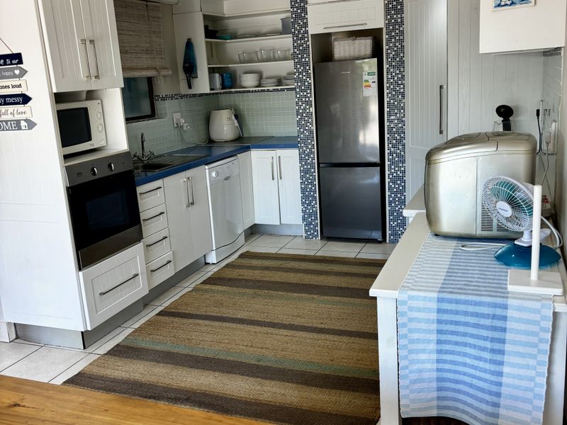 Charming Two-Bedroom Home in Secure Riverside Estate in Plettenberg Bay - Photo 4