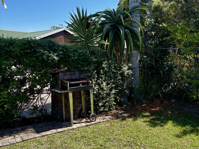 Charming Two-Bedroom Home in Secure Riverside Estate in Plettenberg Bay - Photo 10