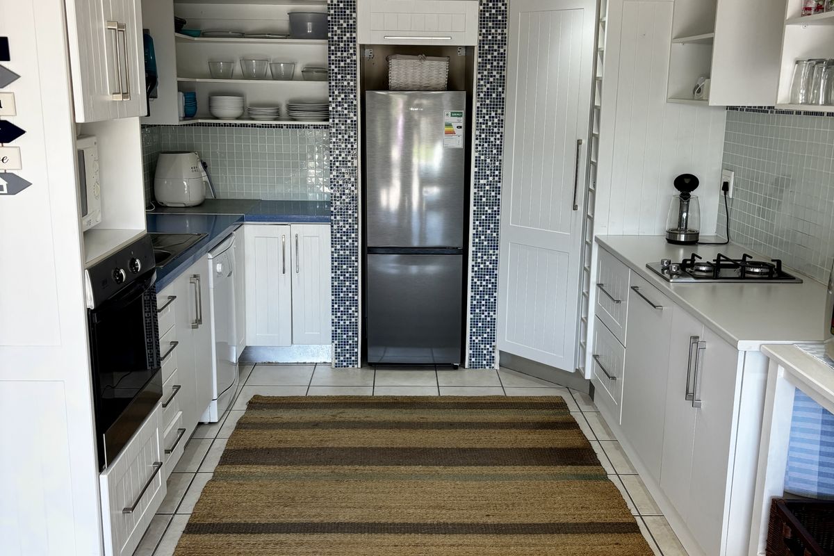 Charming Two-Bedroom Home in Secure Riverside Estate in Plettenberg Bay - Photo 3