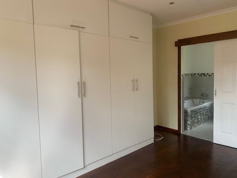 Beautiful 2 Bed 2 Bathroom Garden cottage - Photo 10