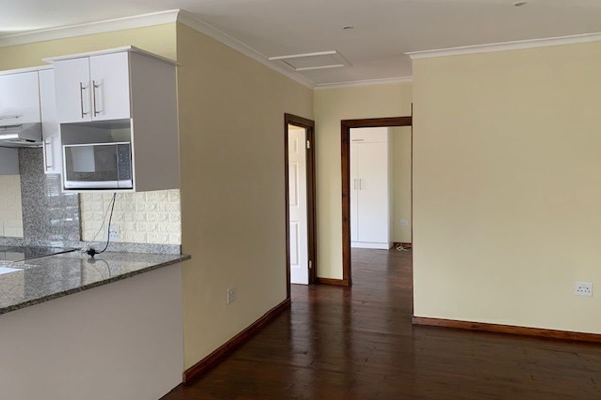 Beautiful 2 Bed 2 Bathroom Garden cottage - Photo 5