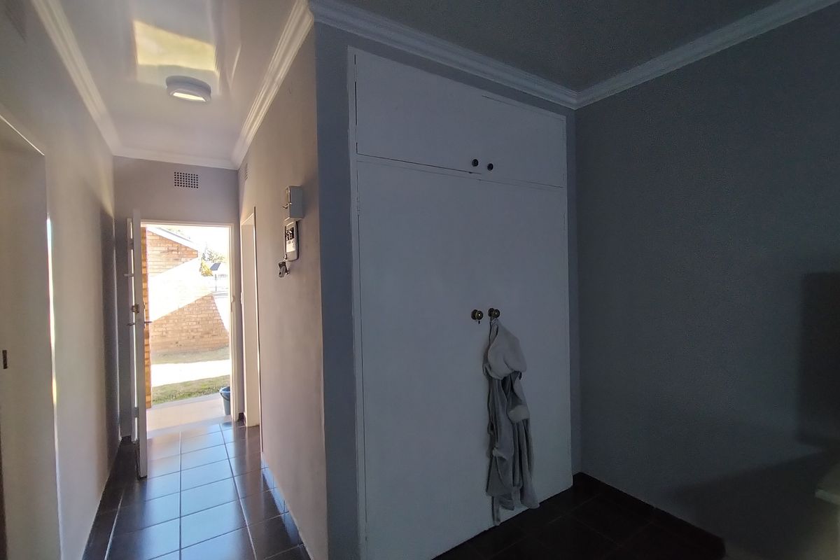 Bachelors flat in Meiringspark. - Photo 5