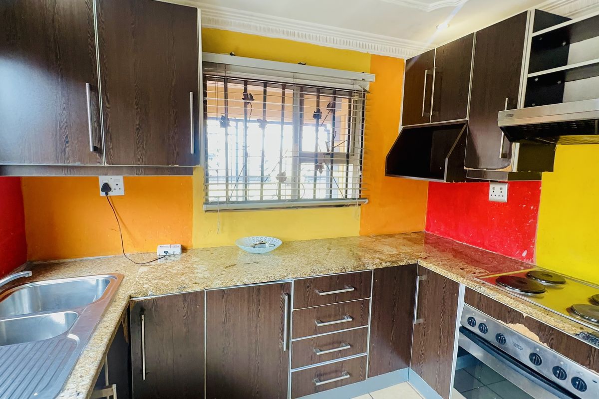 Modern 2-Bedroom Home with Jacuzzi Bath & Entertainment Area in Payneville, Springs - Photo 5