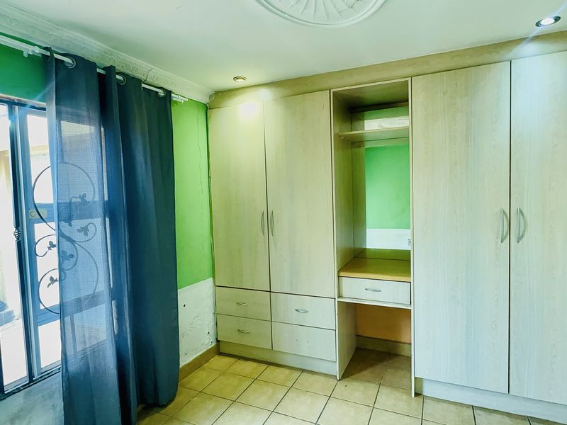 Modern 2-Bedroom Home with Jacuzzi Bath & Entertainment Area in Payneville, Springs - Photo 10