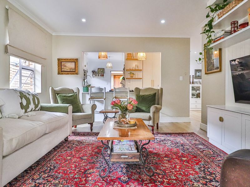 Neat-as-a-Pin & Fully Renovated – Just Move In and Enjoy! - Photo 7