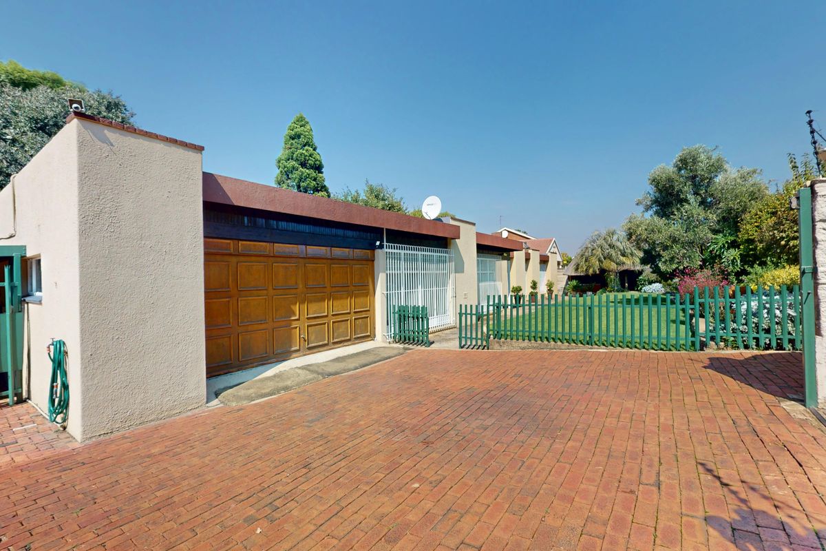 House For Sale In Germiston - Photo 2