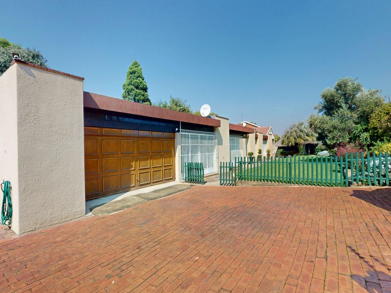 House For Sale In Germiston - Photo 2