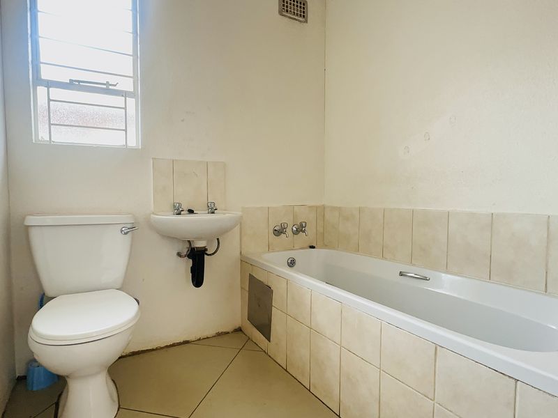 Affordable Gem with Big Potential in Salfin - Photo 5