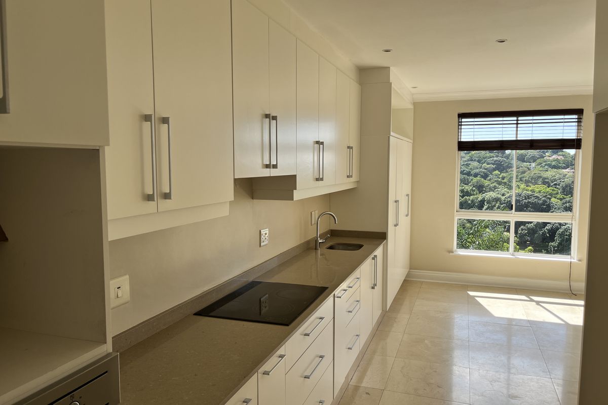 Luxury 4 Bedroom Apartment with Stunning Views - Photo 5