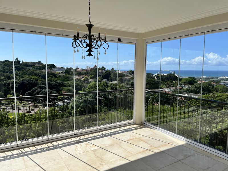 Luxury 4 Bedroom Apartment with Stunning Views - Photo 9