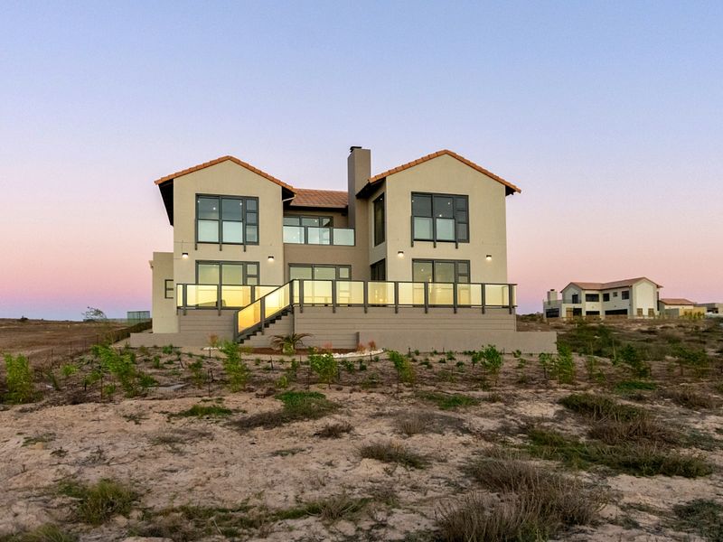 Elevated Living with Expansive Views - Photo 7