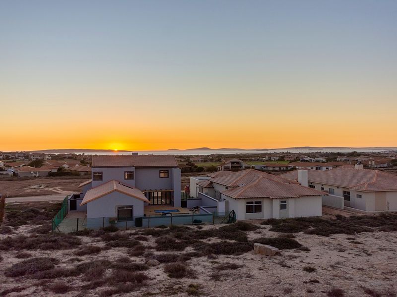 Elevated Living with Expansive Views - Photo 5