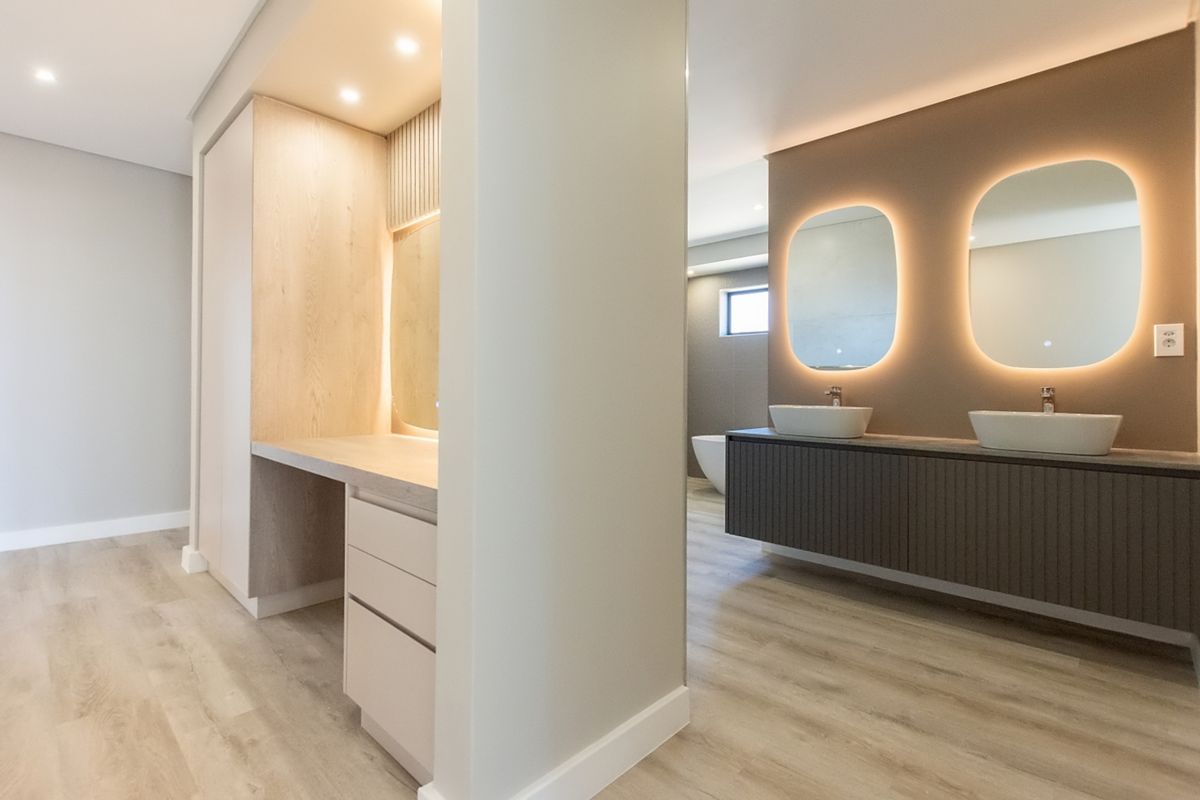 Elevated Living with Expansive Views - Photo 4