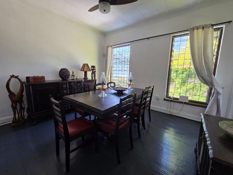 FOR SALE STUNNING FAMILY HOME ON THE BLUFF - Photo 6