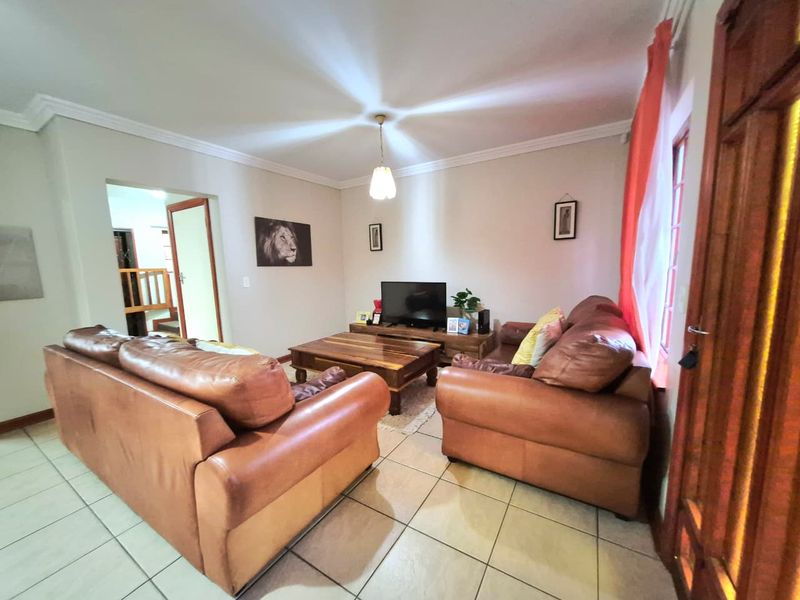 3-Bedroom Townhouse in Secure Complex with Private Garden – Empangeni - Photo 4