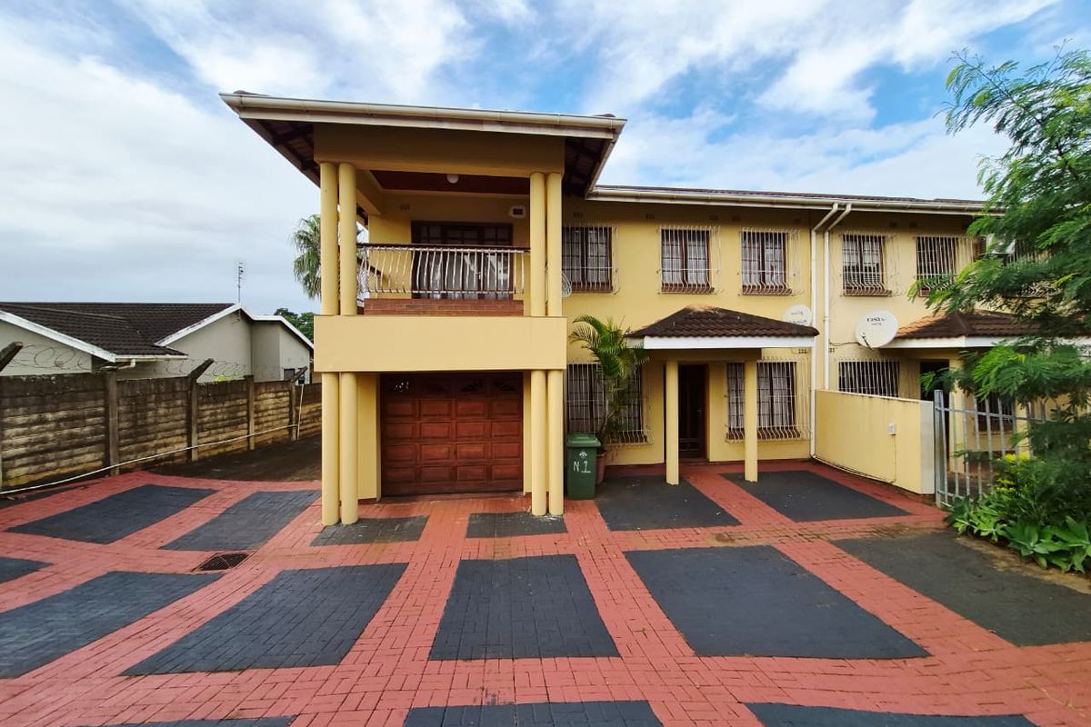 3-Bedroom Townhouse in Secure Complex with Private Garden – Empangeni - Photo 2