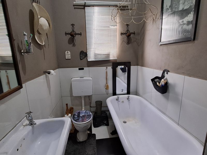 Charming 2-Bedroom Gem in the Heart of town – Perfect for First-Time Buyers or Investors - Photo 6