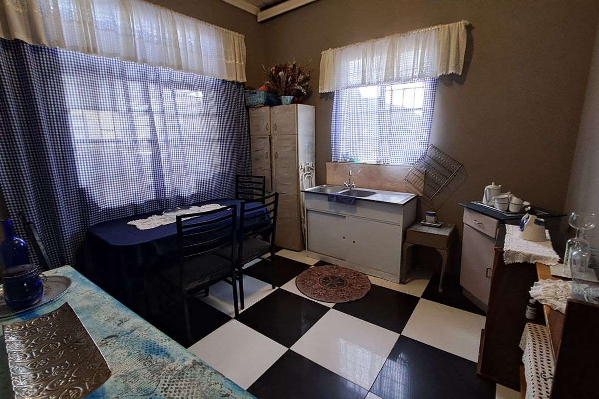 Charming 2-Bedroom Gem in the Heart of town – Perfect for First-Time Buyers or Investors - Photo 4