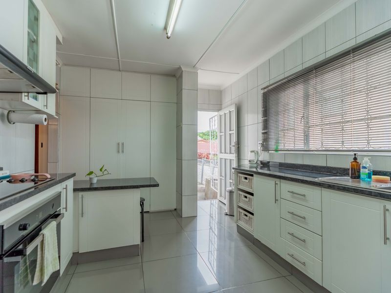 Your Cosy Dream Home Awaits you! - Photo 8