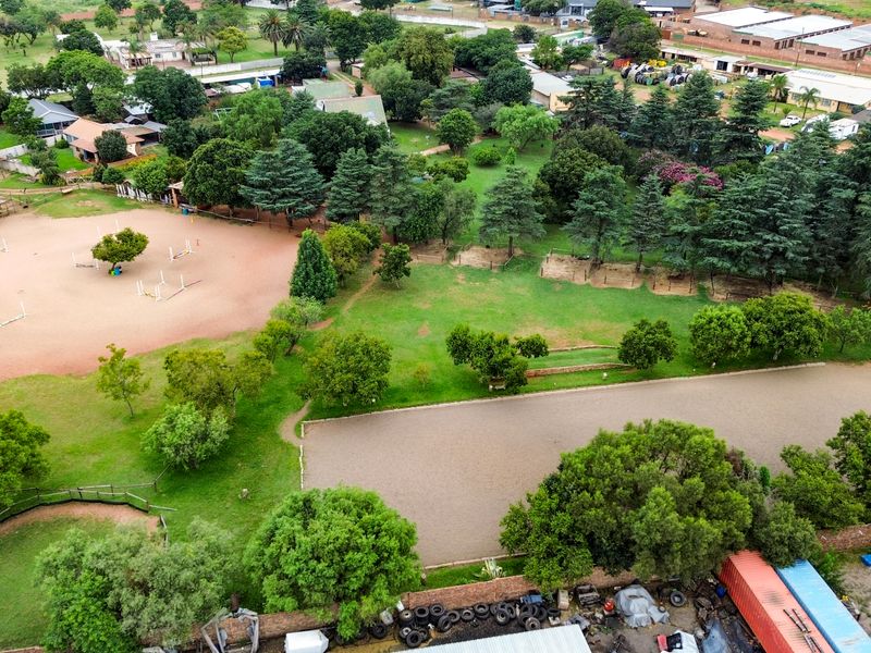 Bidding to start from R3,500,000!! Live Auction!! Farm Property with houses for Sale - Photo 10