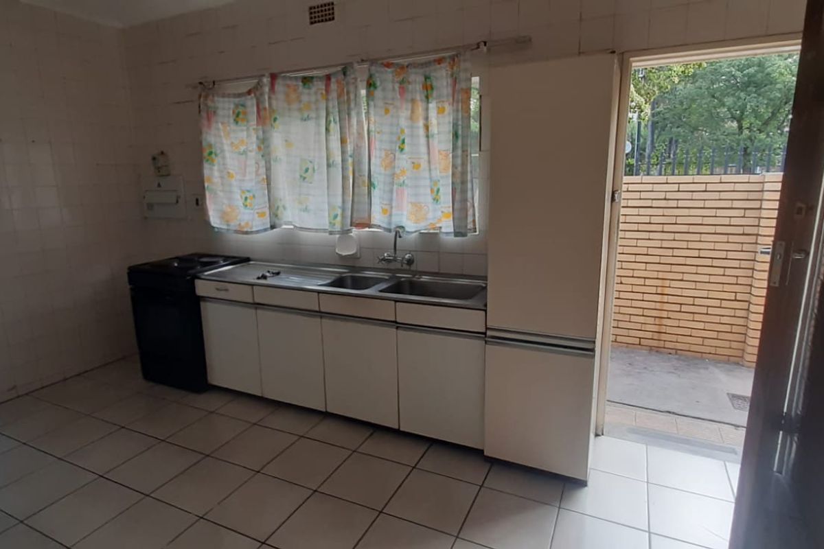 Spacious 2 Bedroom House to Rent in Gezina - Photo 3