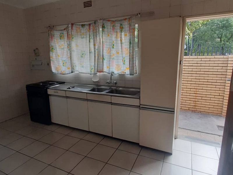 Spacious 2 Bedroom House to Rent in Gezina - Photo 3