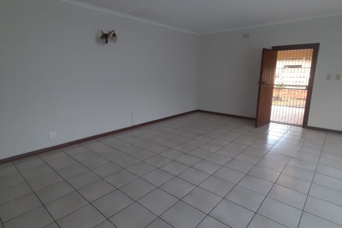 Spacious 2 Bedroom House to Rent in Gezina - Photo 2