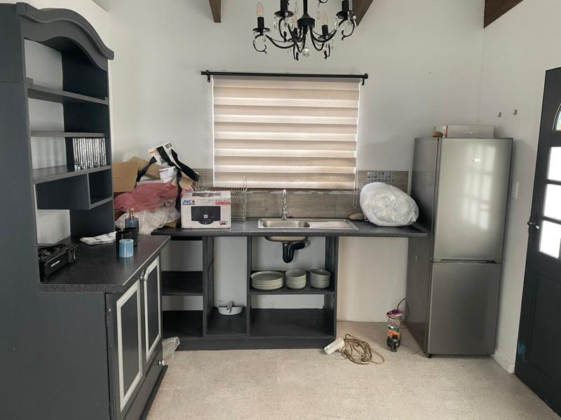 Stylish single-level living with cottage & sea views - Photo 5