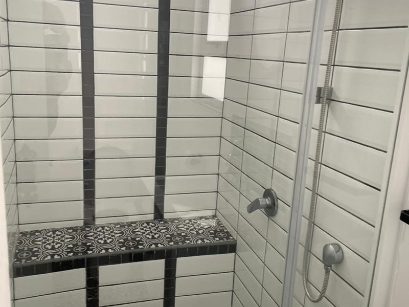 Stylish single-level living with cottage & sea views - Photo 9