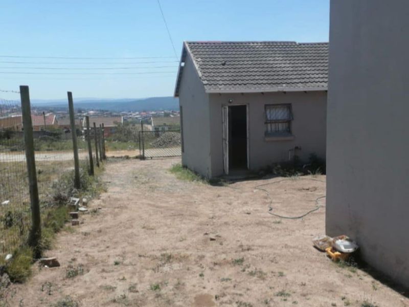 Affordable Fixer Upper with great potential. - Photo 3