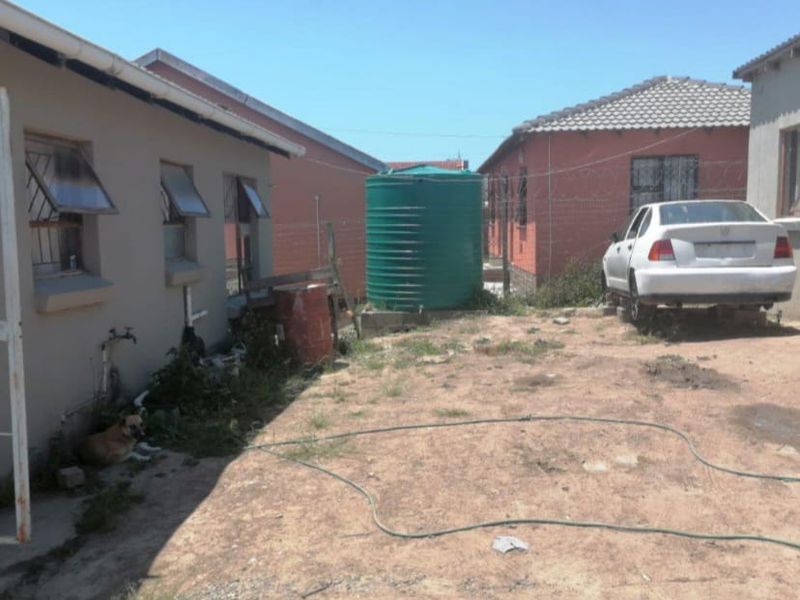 Affordable Fixer Upper with great potential. - Photo 2