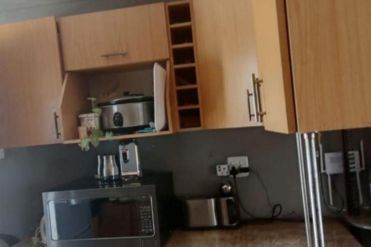 Affordable Fixer Upper with great potential. - Photo 5