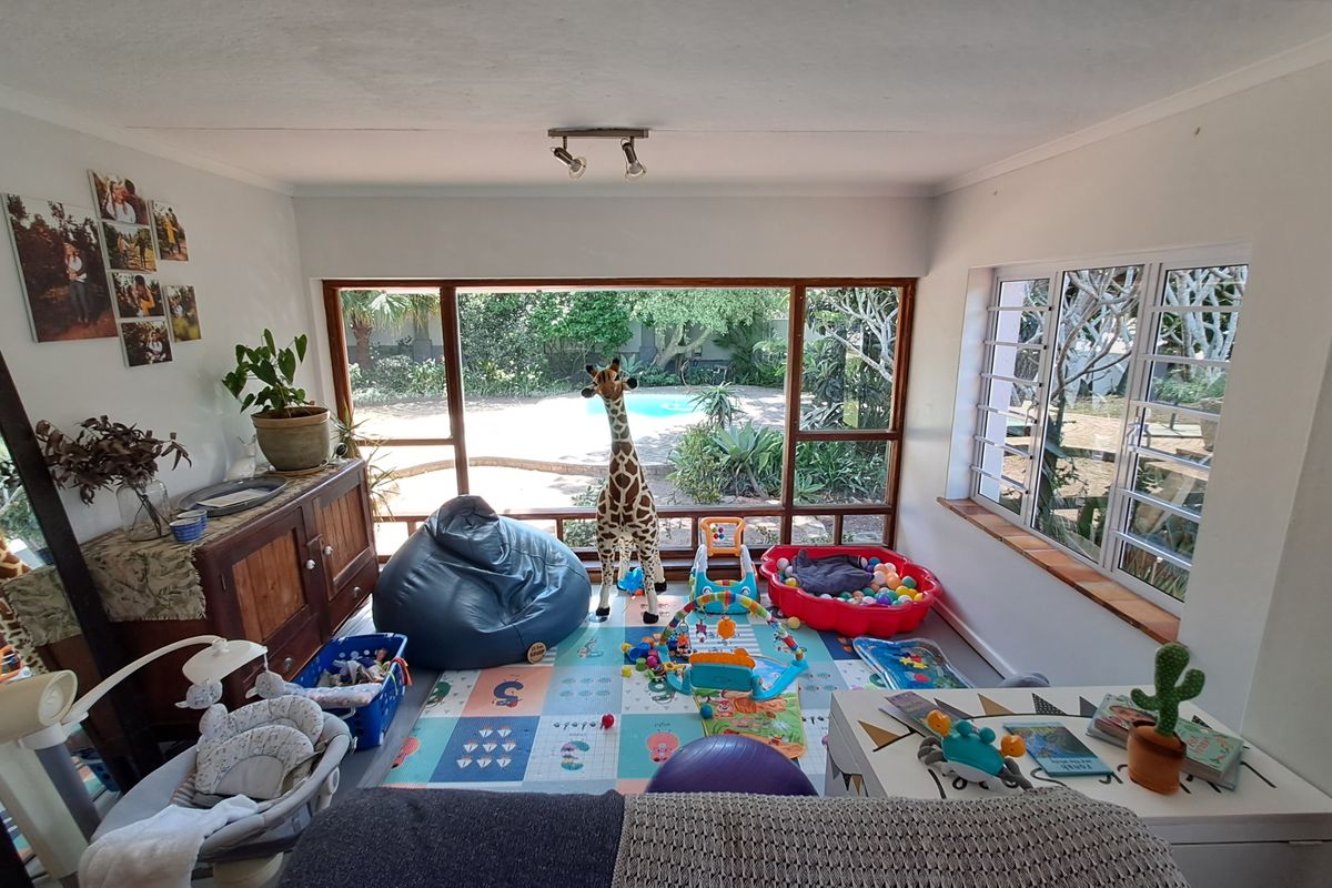 Spacious 4 Bedroom Family Home with Pool to Rent - Photo 5