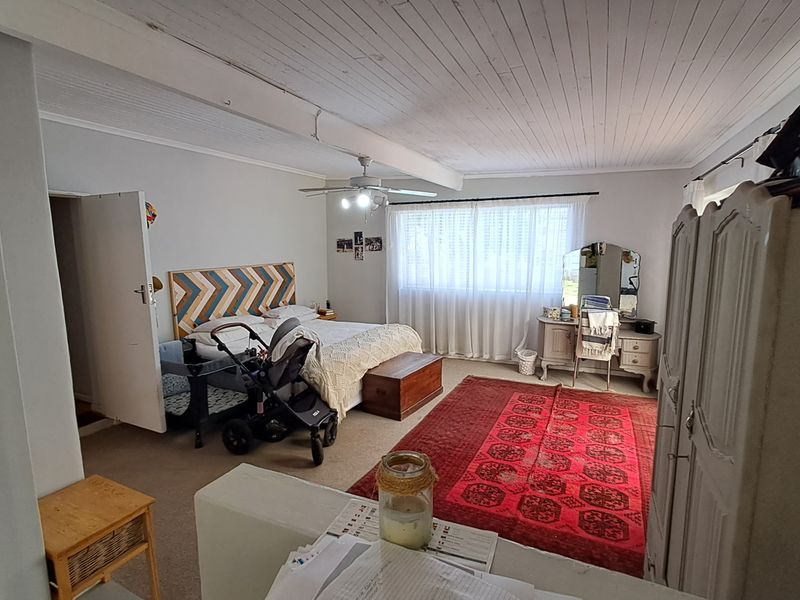 Spacious 4 Bedroom Family Home with Pool to Rent - Photo 10