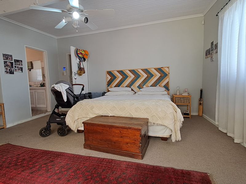 Spacious 4 Bedroom Family Home with Pool to Rent - Photo 9