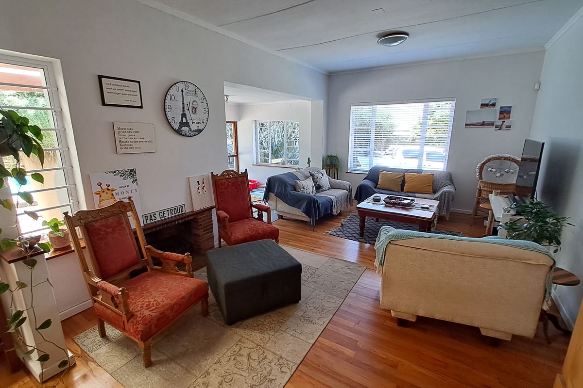 Spacious 4 Bedroom Family Home with Pool to Rent - Photo 4