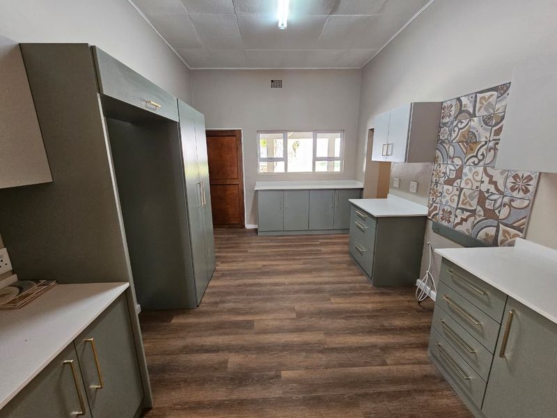 4 Bedroom House for sale in Riversdale - Photo 10