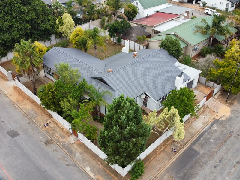 4 Bedroom House for sale in Riversdale - Photo 2