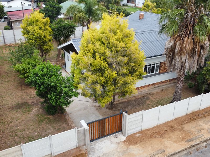 4 Bedroom House for sale in Riversdale - Photo 3