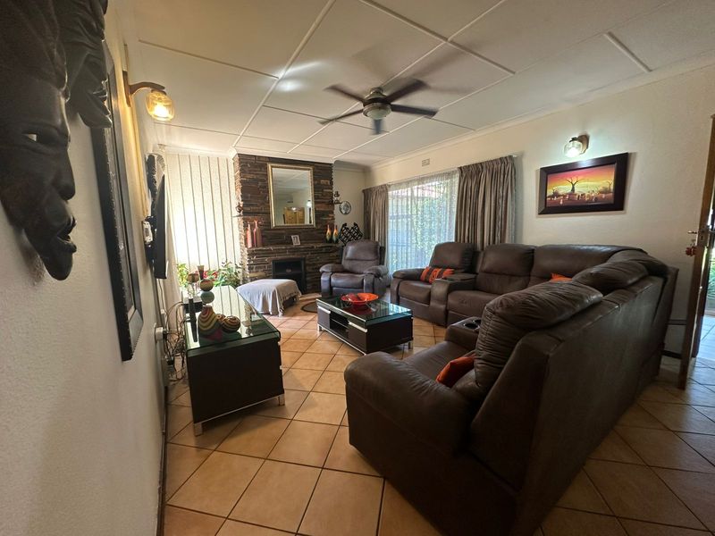 3-Bedroom Family Home with Granny Flat for Sale in Randhart - Photo 4