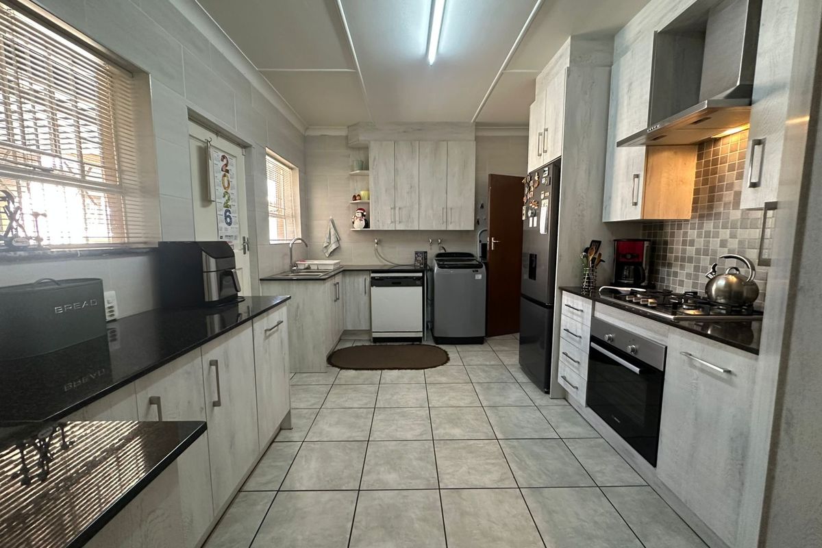 3-Bedroom Family Home with Granny Flat for Sale in Randhart - Photo 2