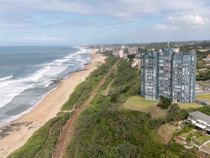 Luxury Non-Distressed Auction in Amanzimtoti - Bidding to start from R700 000 upwards!! - Photo 2