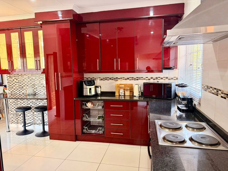 Beautiful Modern House Just for you - Photo 5