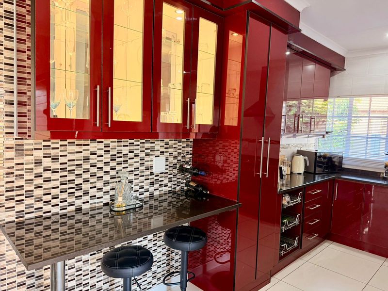 Beautiful Modern House Just for you - Photo 4