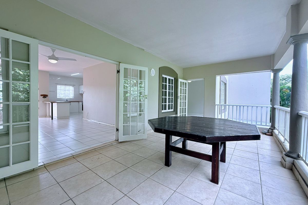 Coastal Charm Meets Effortless Living - Photo 2