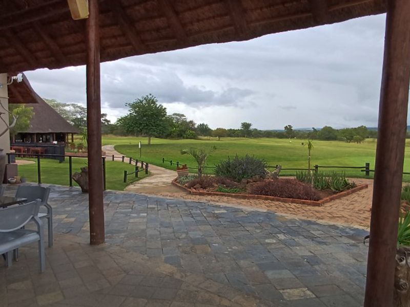 PREMIUM CORNER STAND WITH PRIVATE BUSHVELD BACKDROP. - Photo 2