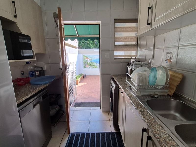 Modern Luxury in Cranleigh Estate - Photo 8