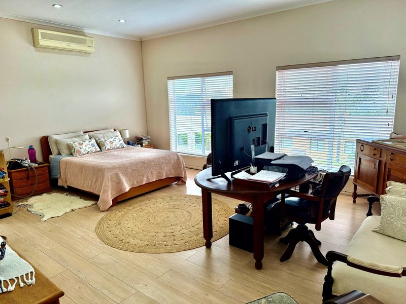 3 BEDROOM FAMILY HOME IN TAFELZICHT - Photo 3